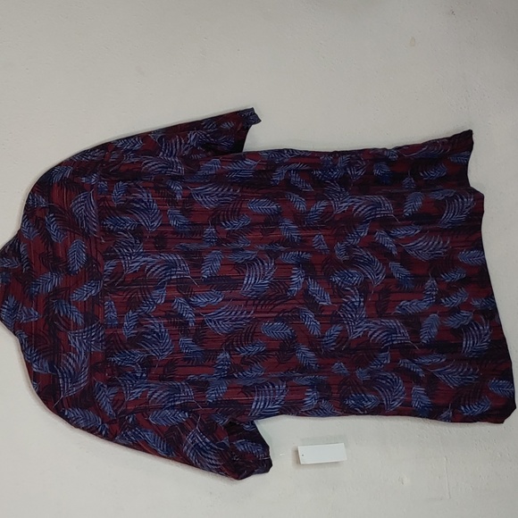 Van Heusen Men's Size Large Tall 16.5-17 Short Sleeved, Split Hem Buttondown NWT - Picture 4 of 9